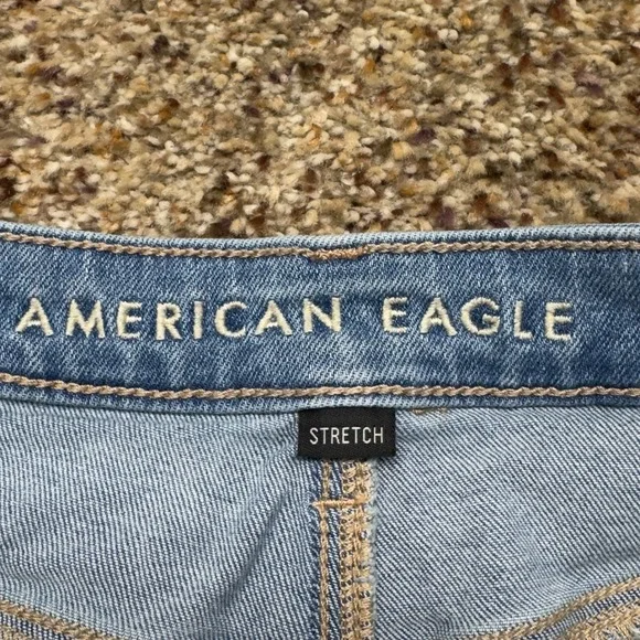 American Eagle Mom Shorts Womens 14 Light Wash Blue High Rise Stretch Denim 3 In - Picture 2 of 10